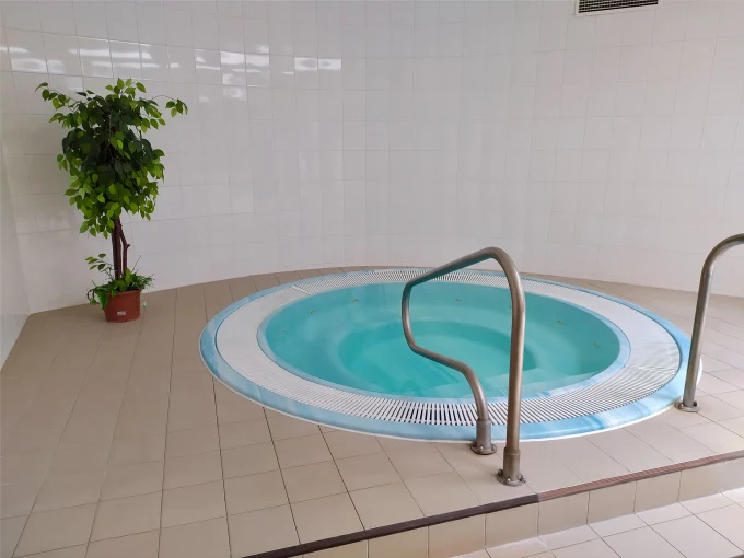 Swimming pool in Elizabeth's Spa in Karlovy Vary